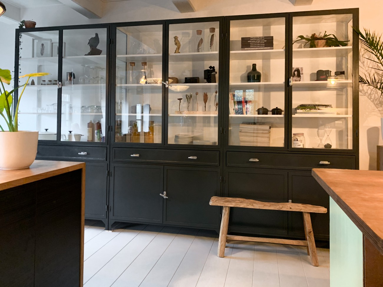 overspringen Zij zijn gesloten Industriële apothekerskasten in onze keuken! - Jellina Detmar Interieur &  Styling blog